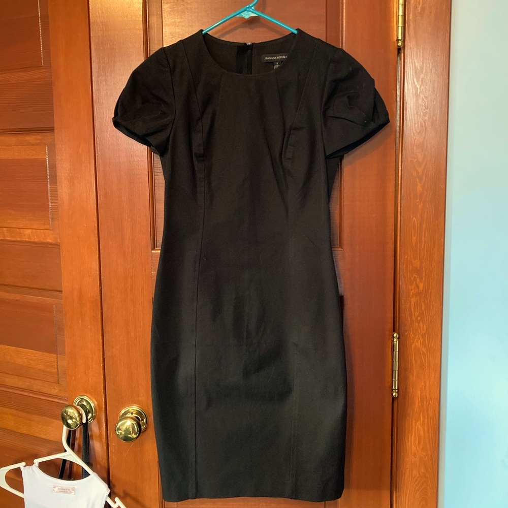 New Banana Republic Black Shift Dress size 2